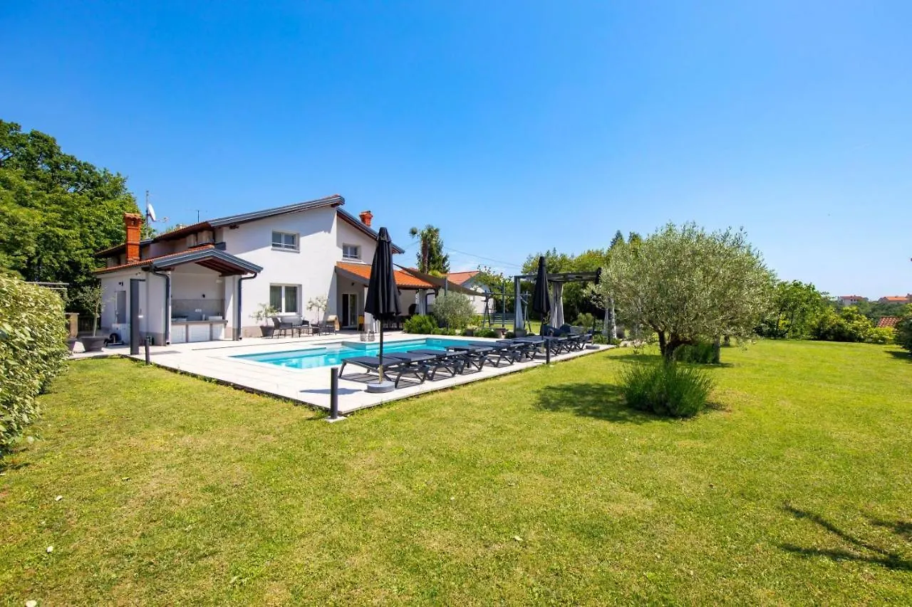 Modern Villa Susanj With Outdoor Pool In Опатия